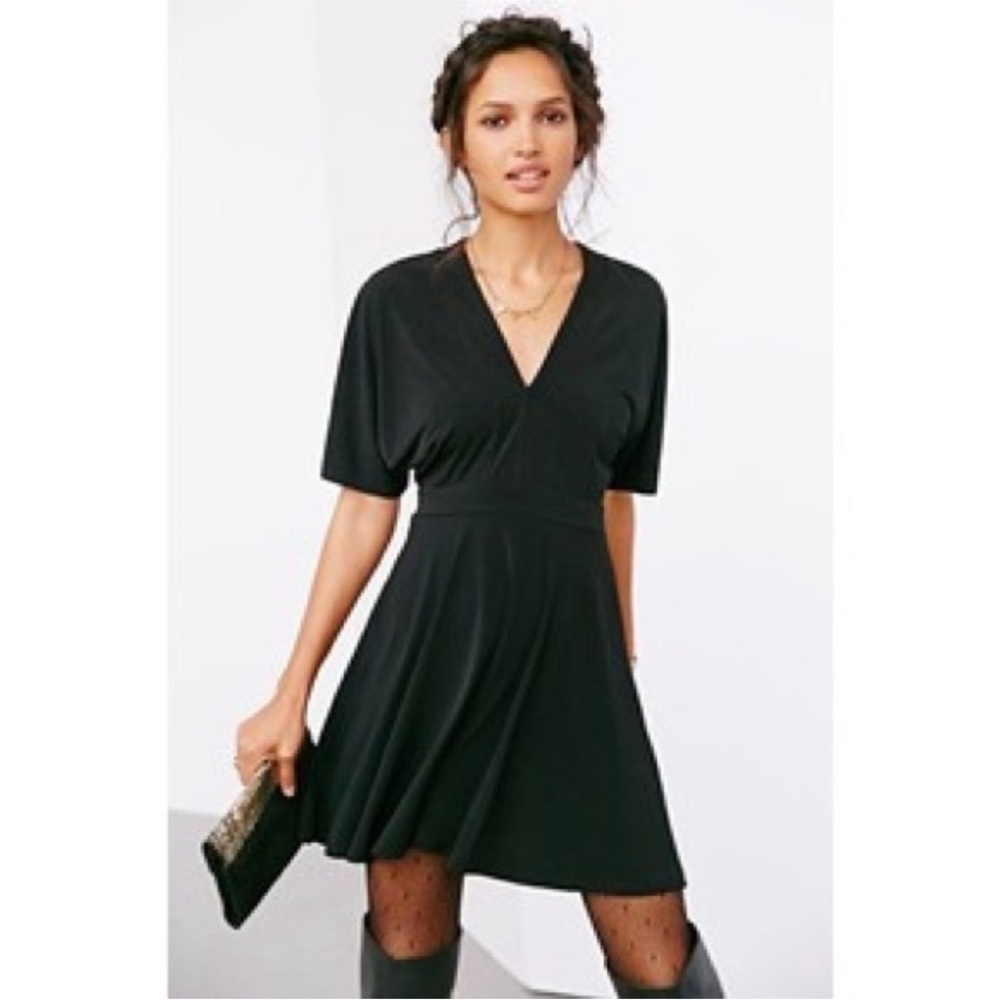 NWT Urban Outfitter Oh My Love Made In the UK Swing Kimono V-Neck Dress Black XS